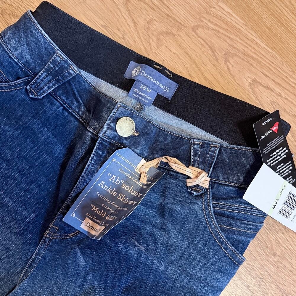 democracy jeans nwt ankle skimmer in mid blue denim